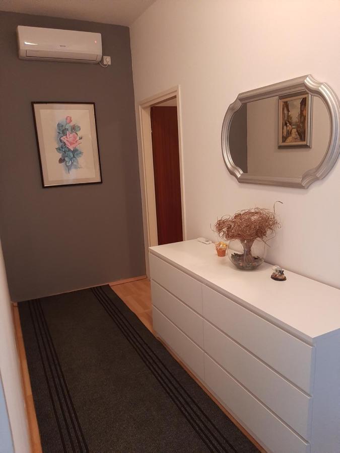 Apartment Viki Lozovac Ngoại thất bức ảnh