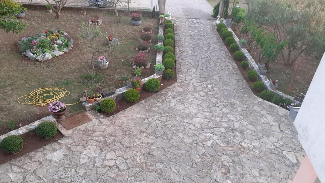 Apartment Viki Lozovac Ngoại thất bức ảnh