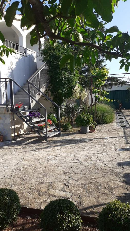 Apartment Viki Lozovac Ngoại thất bức ảnh