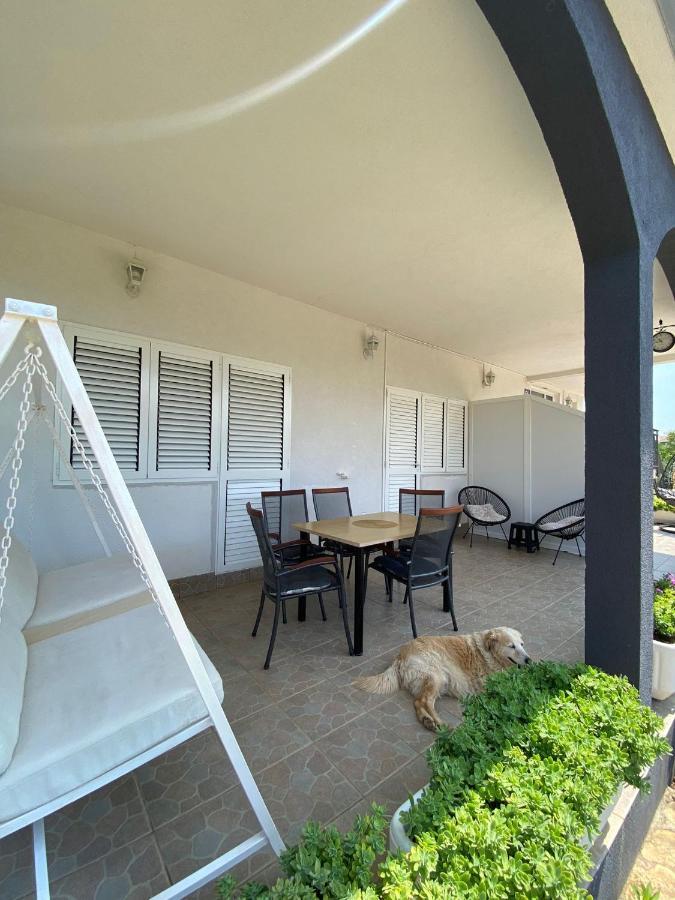 Apartment Viki Lozovac Ngoại thất bức ảnh